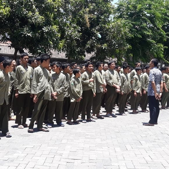 Hari Tanpa Bayangan